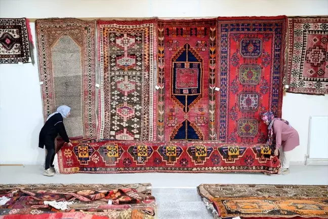 YYÜ Halı-Kilim Müzesi, Geleneksel El Sanatlarını Gelecek Kuşaklara Aktarıyor