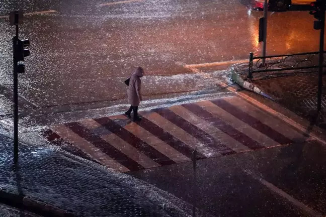 Bursa'da Sağanak Yağış Hayatı Olumsuz Etkiledi