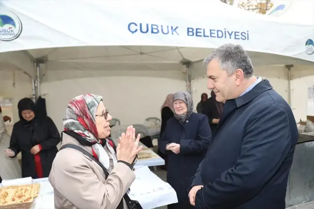 Çubuk’ta Üniversite Öğrencilerine Burs İçin Kermes Düzenlendi