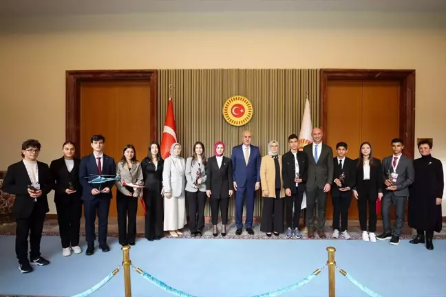 TBMM Başkanı Kurtulmuş, Bakan Göktaş ile çocuk temsilcileri kabul etti Açıklaması