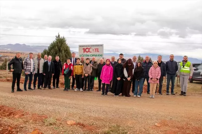 Beyşehir'de Öğretmenler Günü Fidan Dikim Etkinliği ve Sosyal Yardımlaşma Projeleri