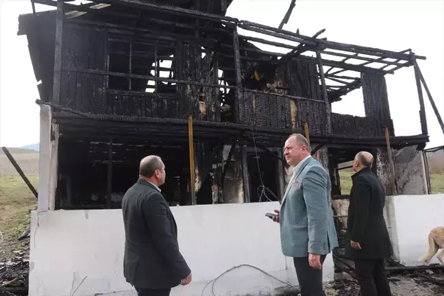 Bolu Mudurnu'da Evi Yanan Aileye Geçmiş Olsun Ziyareti