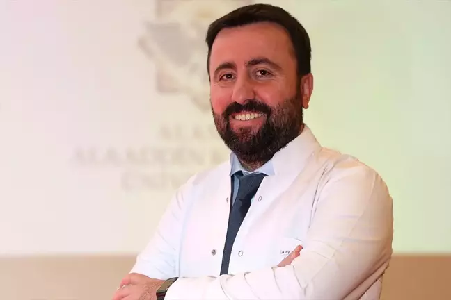 Diş Hekimliği Fakültesi Dekanı'ndan Ağız Sağlığı Uyarısı