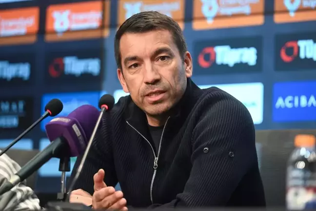 Van Bronckhorst: 'Pes etmeyeceğim'