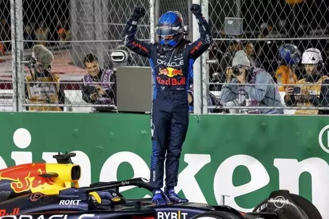 Max Verstappen, Las Vegas Grand Prix'sini 5. sırada tamamlayarak üst üste 4. kez şampiyon oldu