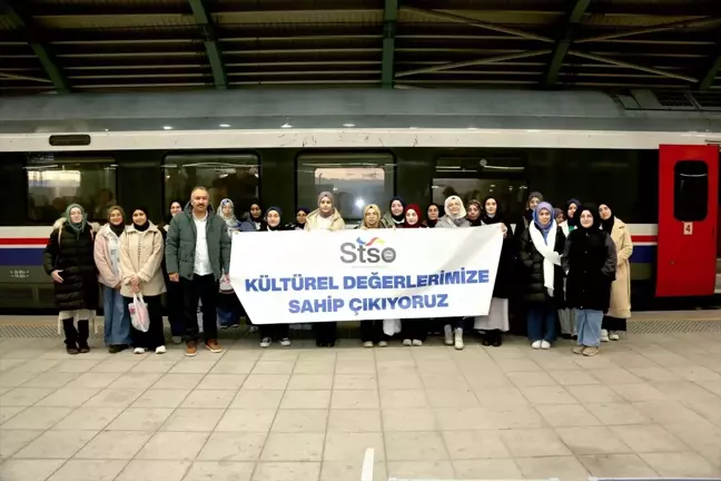 Kız Anadolu İmam Hatip Lisesi Öğrencileri Divriği'yi Gezdi