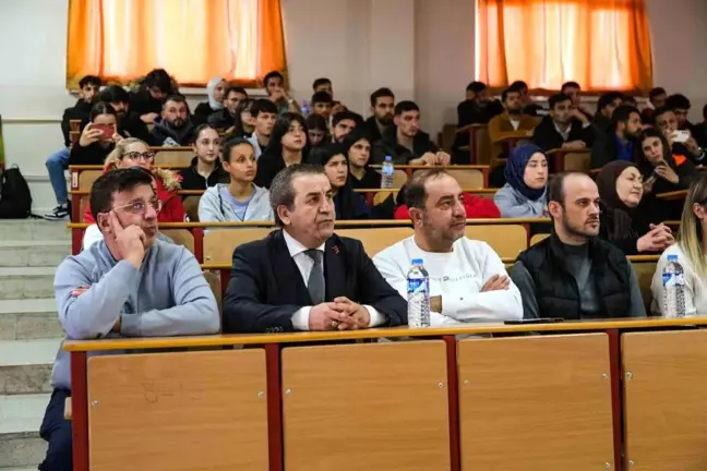 Erzurum'da Üniversite Öğrencilerine Siber Suçlar Konferansı