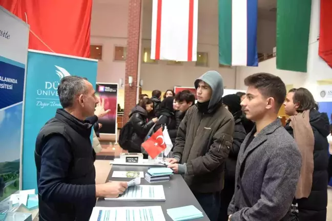 Düzce Üniversitesi, Üniversite Tanıtım Günleri'nde Yoğun İlgiyle Karşılandı