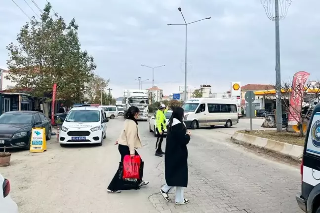 Gölbaşı'nda Yaya Trafik Eğitimi Düzenlendi