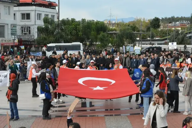 Manavgat'ta Erozyonla Mücadele İçin Toprağa Saygı Yürüyüşü Düzenlendi