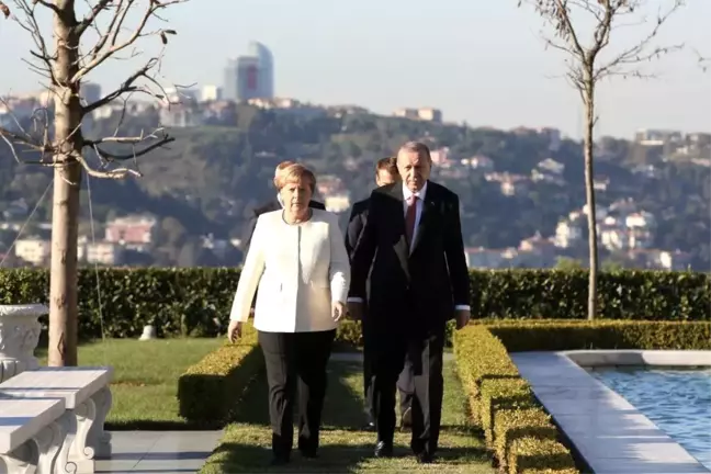 Merkel anılarını kaleme aldı: Türkiye'yi göçmen anlaşmasına nasıl ikna etti? Erdoğan ve Davutoğlu ile ilgili ne dedi?