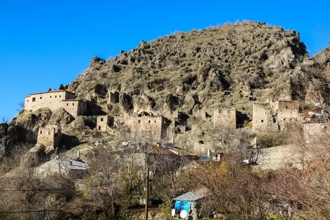 Çukurca'daki Restorasyon Tamamlandı, Taş Evler Hizmete Sunuldu