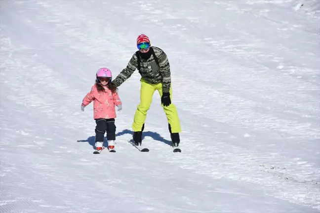 Zigana Kış Sporları Merkezi’nde Kayak Sezonu Erken Başladı