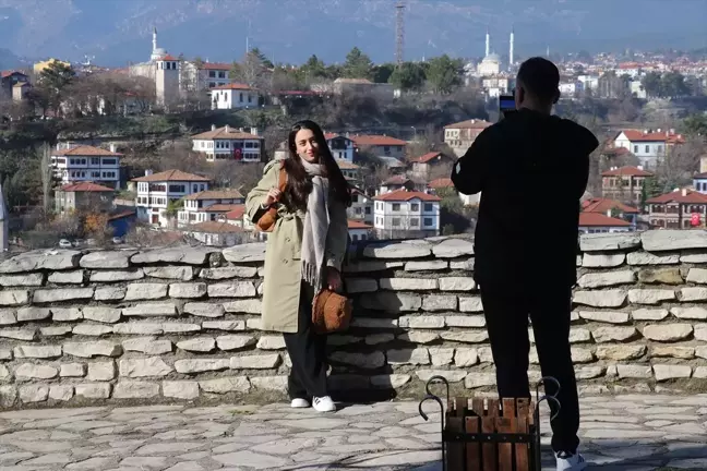 Safranbolu'ya Yoğun İlgi: Yerli ve Yabancı Ziyaretçiler Tarihi Kasabayı Keşfediyor