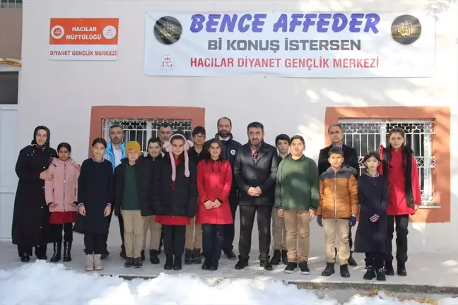 Kayseri İl Müftüsü Ayvaz, Diyanet Gençlik Merkezi'ni Ziyaret Etti