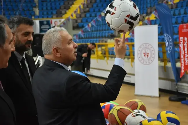 Trabzon'da Engelli Bireyler İçin Spor Malzemesi Dağıtımı