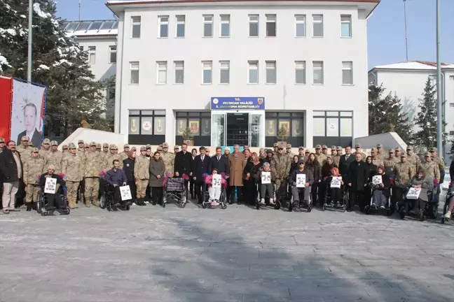 Erzincan'da Engellilere Tekerlekli Sandalye Desteği