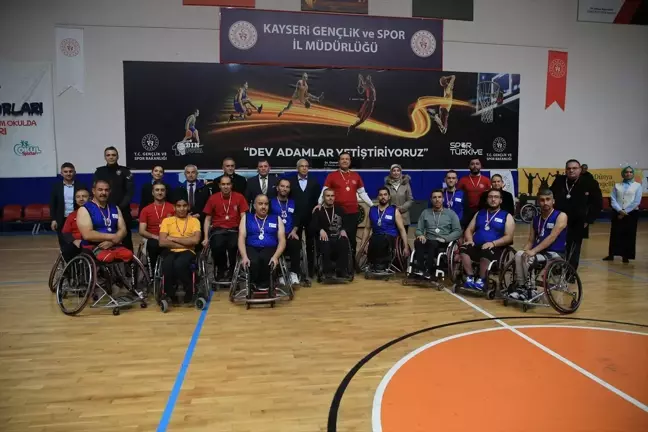 Kayseri'de Engelliler Haftası Etkinlikleri: Bedensel Engelliler Basketbol Takımı Galip Geldi