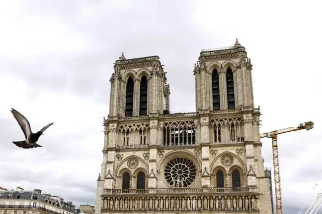 Trump, Notre Dame Katedrali'nin Açılış Töreni İçin Paris'e Gidiyor