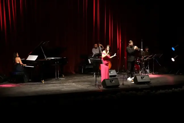 İpek Göztepe Quintet, Betty Carter'ın Parçalarını Yorumladı