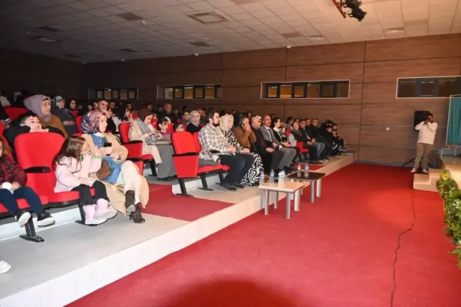 Siirt'te Sağlık Hizmetleri İçin Farkındalık Tiyatrosu