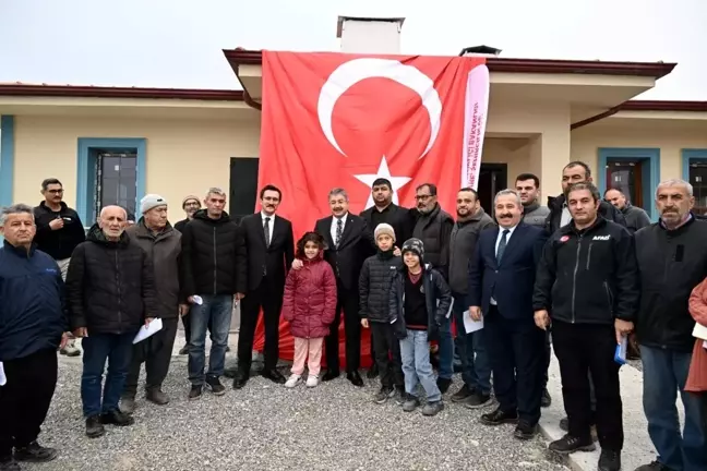 Osmaniye'de Depremzedelere 14 Yeni Köy Evi Teslim Edildi