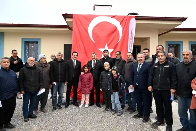 Osmaniye'de Depremzedelere 14 Yeni Köy Evi Teslim Edildi