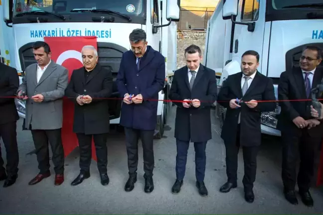 Hakkari'ye Yeni Katı Atık Toplama Araçları Kazandırıldı