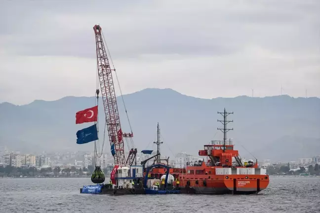 İzmir Körfezi İçin Temizlik Seferberliği Başlatıldı