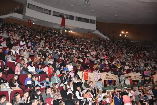 Şırnak'ta 'Sihirli Dünya' Çocuk Oyunu Sahnelendi