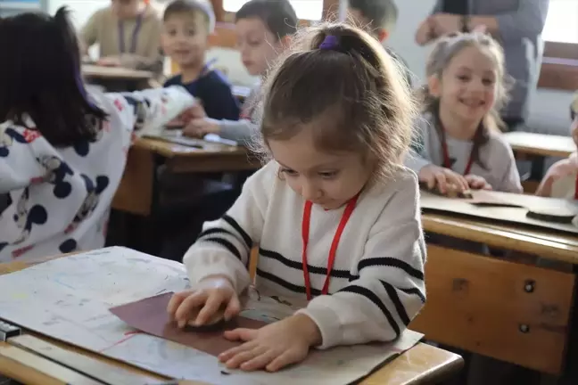 Çubuk Sanat Atölyesi'nde Anaokulu Öğrencilerine Resim ve Tasarım Etkinliği