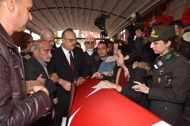 Isparta'da helikopter kazasında şehit olan Teğmen Dut, Aydın'da son yolculuğuna uğurlandı