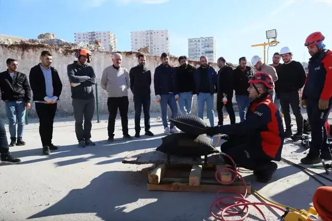 Mardin'de Arama Kurtarma Ekibine Eğitim Verildi