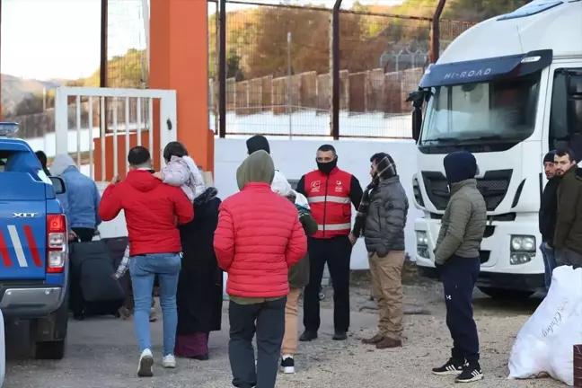 Suriyelilerin Hatay'daki sınır kapılarından ülkelerine dönüşü sürüyor