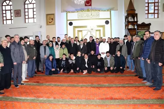 Gençler Sabah Namazında Cami Kebir'de Buluştu