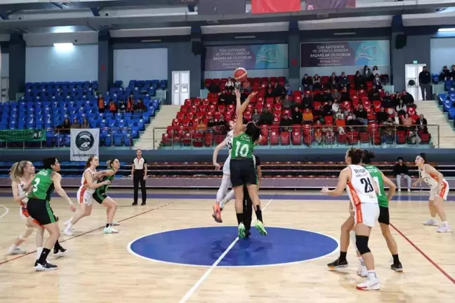 Unigen Düzce Atletik, Eveloğ Daçka'yı 60-57 Yenerek Kazandı