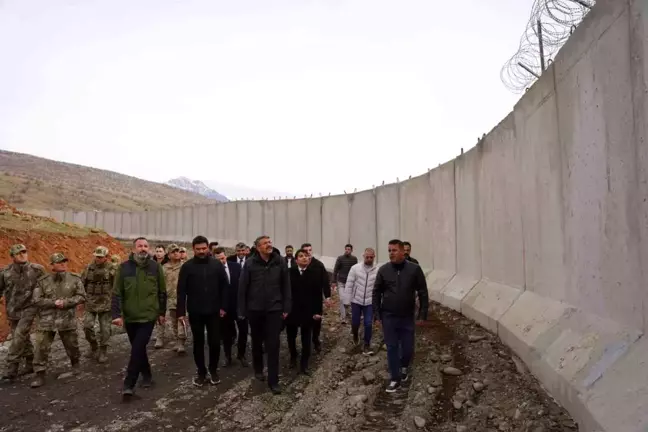 Hakkari'de Sınır Güvenliği Projeleri İncelendi