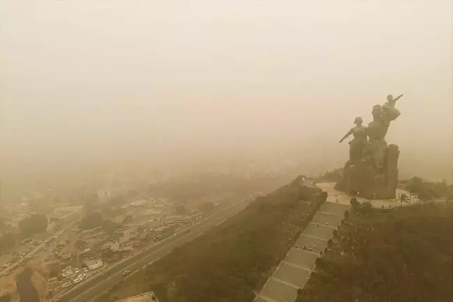 Dakar'da Toz Bulutları Hava Kalitesini Tehdit Ediyor