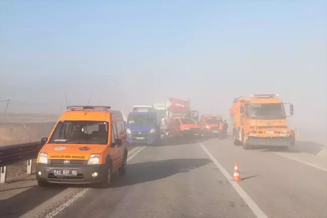 Konya'da Zincirleme Trafik Kazası: 8 Yaralı