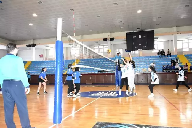 Erzurum'da YURTLİG Voleybol Müsabakaları Başladı