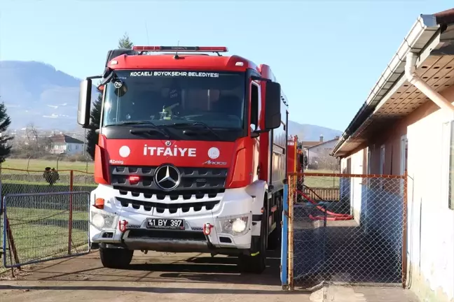 Kartepe'de Anaokulu Yakınında Yangın Çıktı