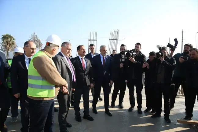 Bakan Bak Hatay'da TOKİ Yurt İnşaatında İncelemelerde Bulundu