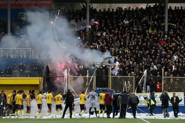 Bitlis'te Amatör Lig Maçında Kavga Çıktı