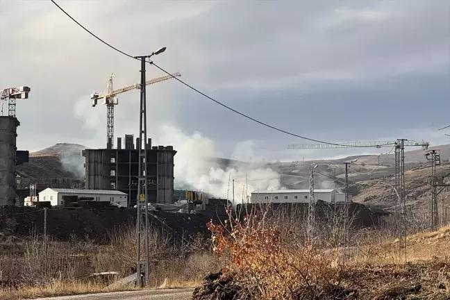 Elazığ'da İnşaat İşçileri Konteynerde Yangın Çıkardı: 3 Yaralı