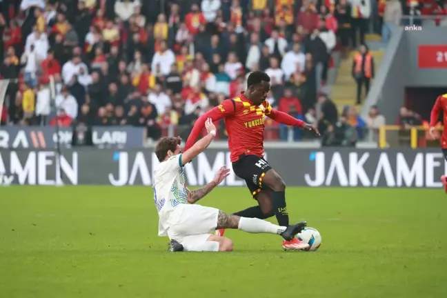 Göztepe, Çaykur Rizespor'u 3-0 Mağlup Etti