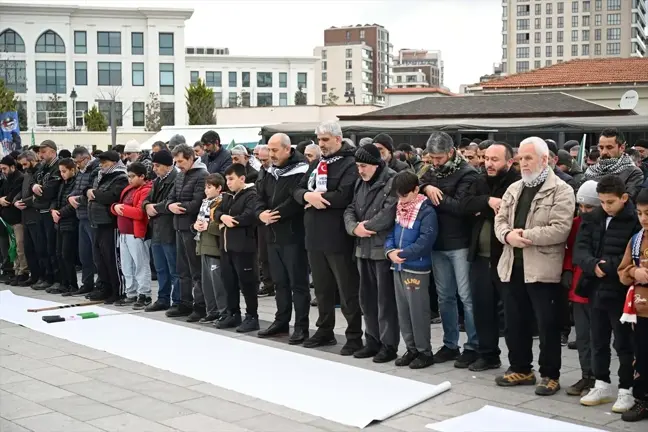 Başakşehir'de Gazze İçin Gıyabi Cenaze Namazı Kılındı