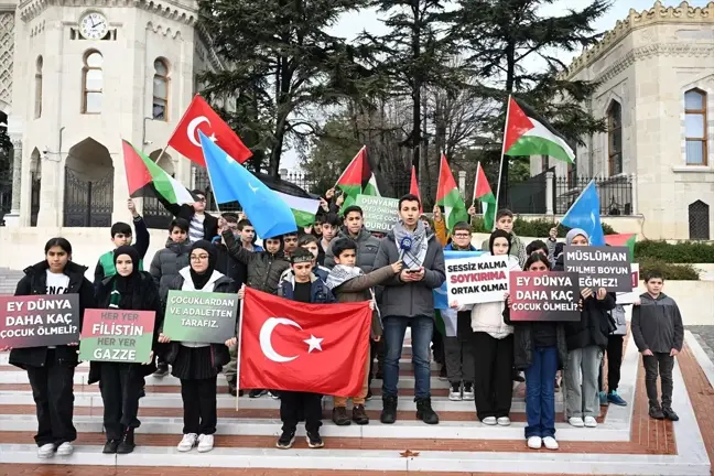 İstanbul'da STK'lerde eğitim gören çocuklar, İsrail'in Filistinlileri öldürmesini kınadı