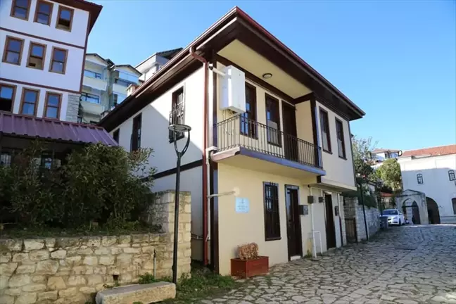 Ordu'da Cam Sanatı Kursu İlgiyi Üzerine Topluyor