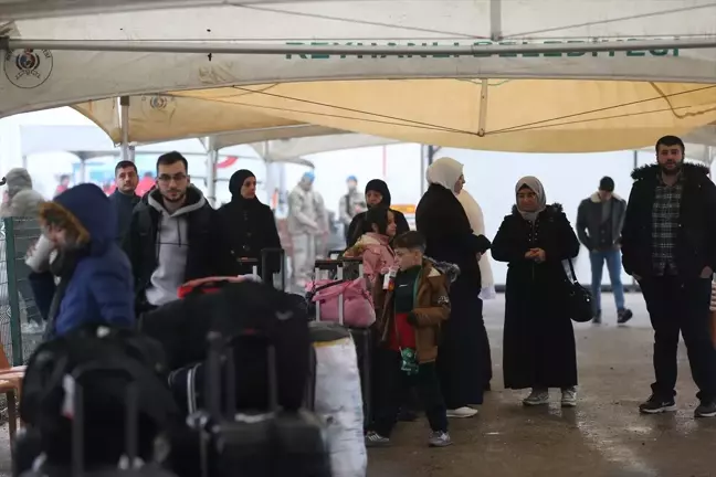 Suriyelilerin Hatay'daki sınır kapılarından ülkelerine dönüşü sürüyor