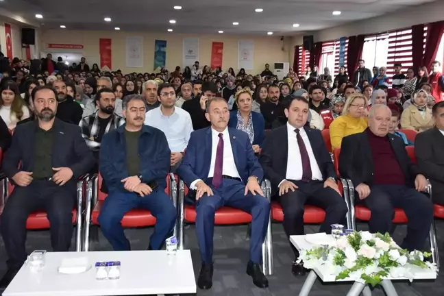 Van'da Gençlik Politika Belgesi Vizyon Çalıştayı Düzenlendi